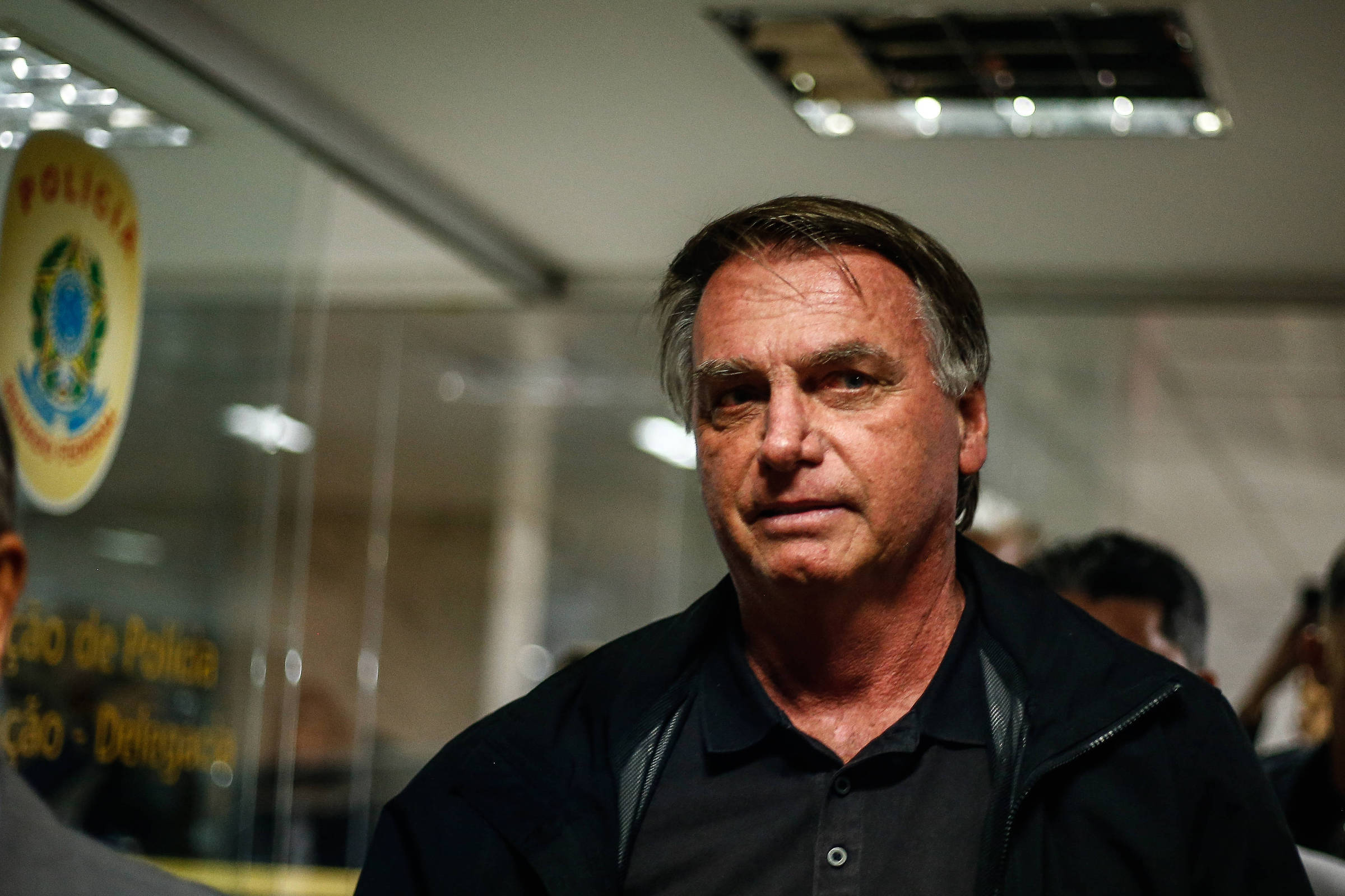 Bolsonaro terá privilégios de ex-chefe de Estado em eventual prisão no Exército