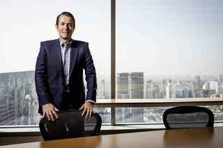 Retrato de Ricardo Lacerda, fundador e presidente do banco de investimentos BR Partners, no escritorio na av Faria Lima, em SP.  Banco eh responsavel pela reestruturacao financeira de empresas em dificuldades