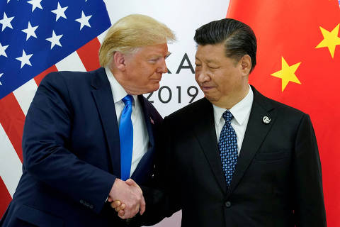 FILE PHOTO: U.S. President Donald Trump meets with China's President Xi Jinping at the start of their bilateral meeting at the G20 leaders summit in Osaka, Japan, June 29, 2019. REUTERS/Kevin Lamarque/File Photo ORG XMIT: FW1