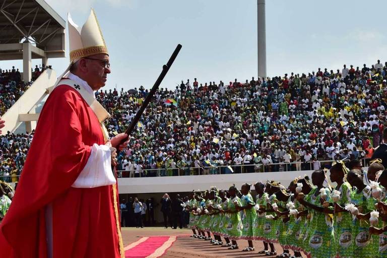 Papa Francisco celebra missa no estádio de Bangui, na República Centro Africana