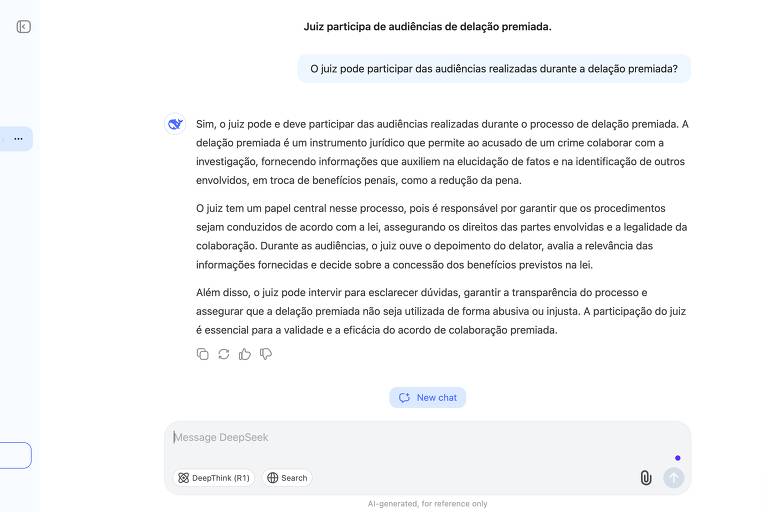 A imagem mostra uma interface de chat da plataforma DeepSeek. À esquerda， há um menu com opções como 039;Novo chat039; e 039;Meu perfil039;. No centro， há uma pergunta sobre a participação em audiências de deliberação permissiva， seguida de uma resposta explicativa sobre o tema. O fundo é claro e o texto é apresentado em um formato legível