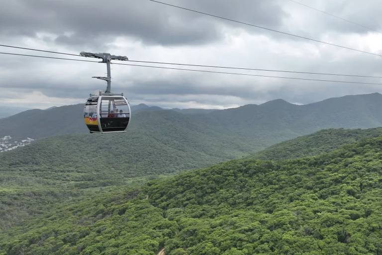 Gôndola do teleférico San Bernardo， em Salta， na Argentina， que ganhou um novo trecho até o morro Ala Delta