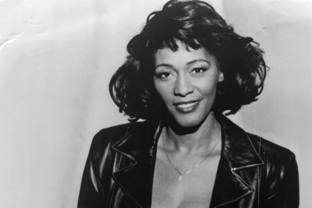 Morre Gwen McCrae, cantora de 'Keep the Fire Burning', aos 81 anos