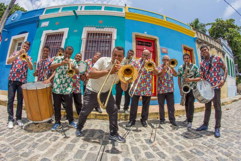 A Orquestra de Frevo do Babá mantém viva a tradição do ritmo