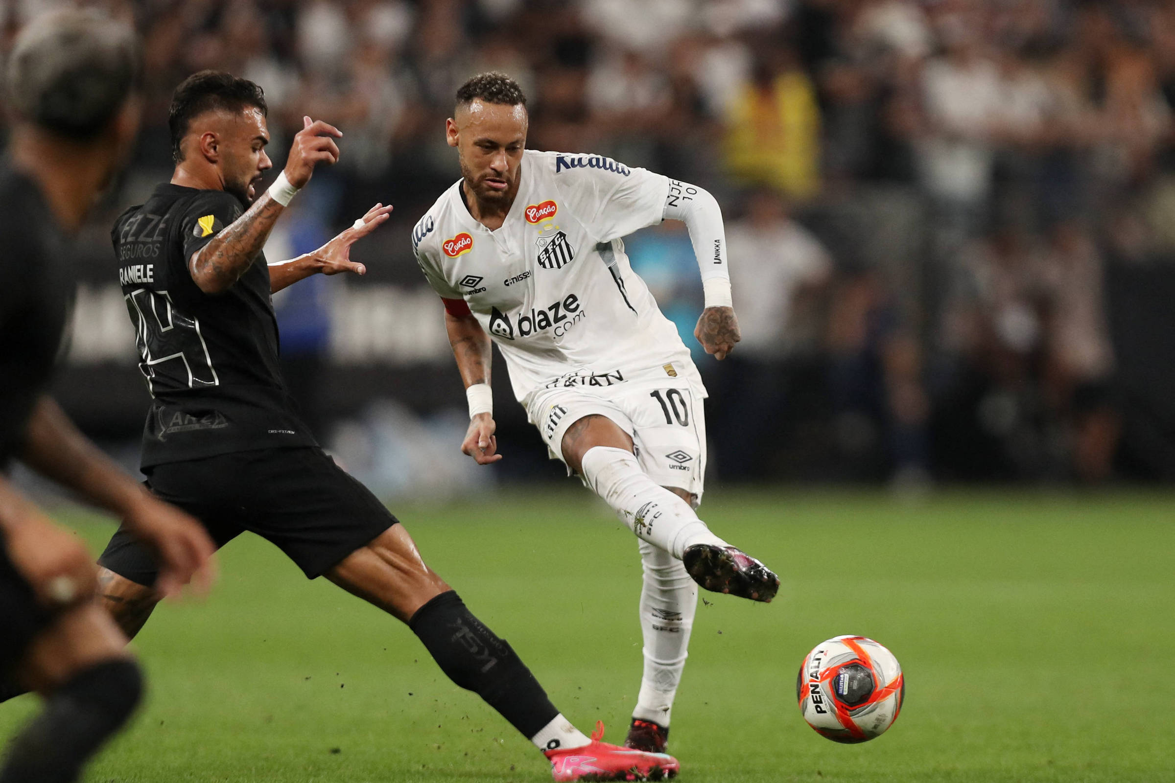 O Santos e a torcida adotaram a causa Neymar