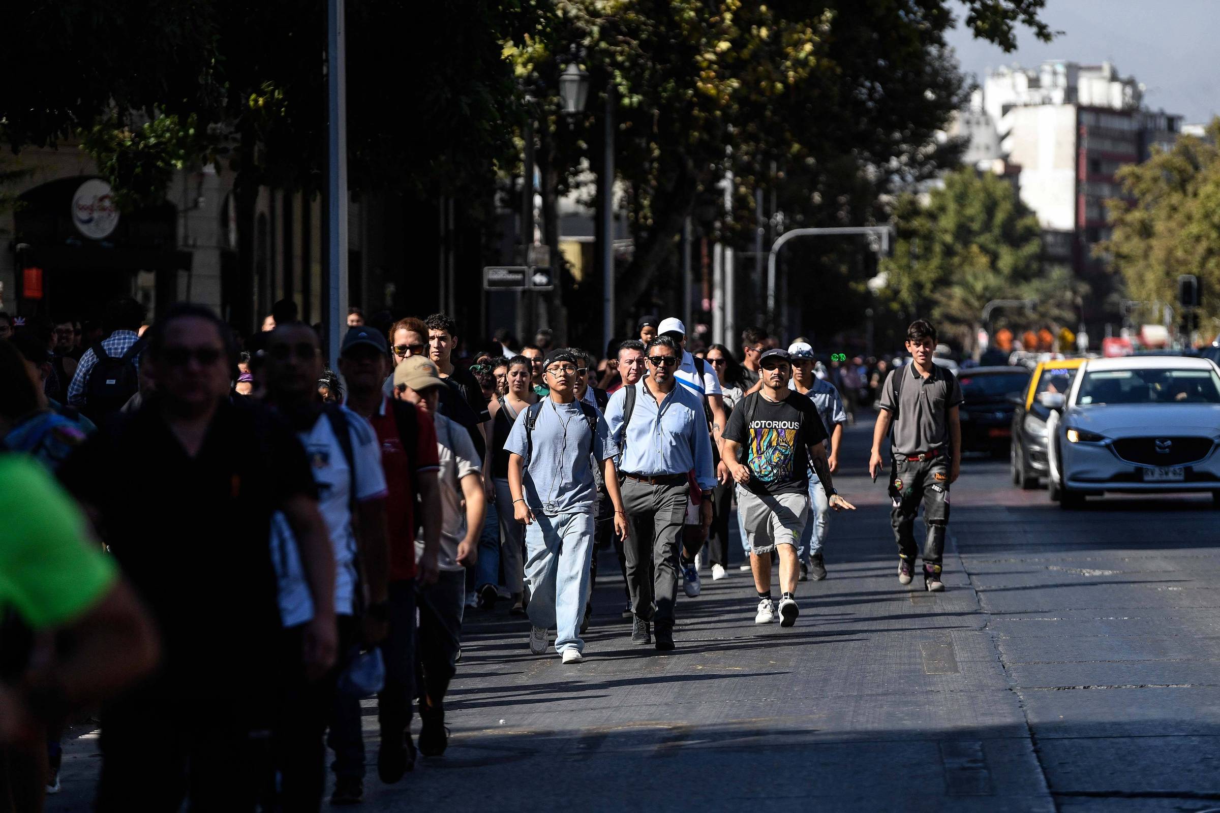 Chile retorna à normalidade após toque de recolher por apagão em massa