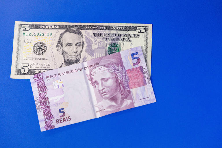 Dólar fecha em forte alta após ameaça tarifária de Trump a países que se alinharem ao Brics