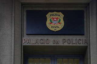 Queda de árvore