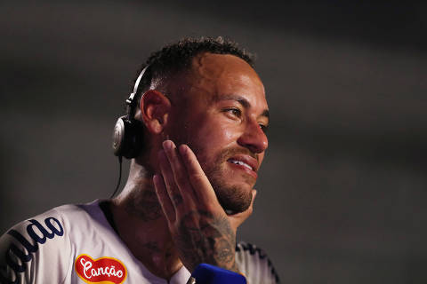 Soccer Football - Paulista Championship - Santos v Botafogo SP - Estadio Vila Belmiro, Santos, Brazil - February 5, 2025 Santos' Neymar after the match REUTERS/Carla Carniel