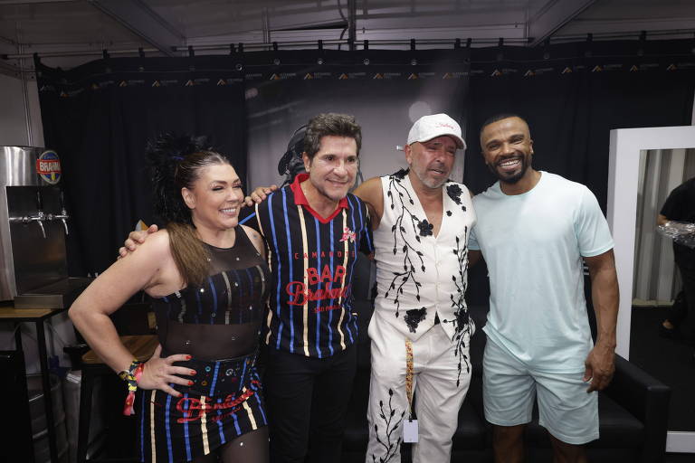 Carnaval 2025: veja os famosos na 1ª noite de desfiles em SP