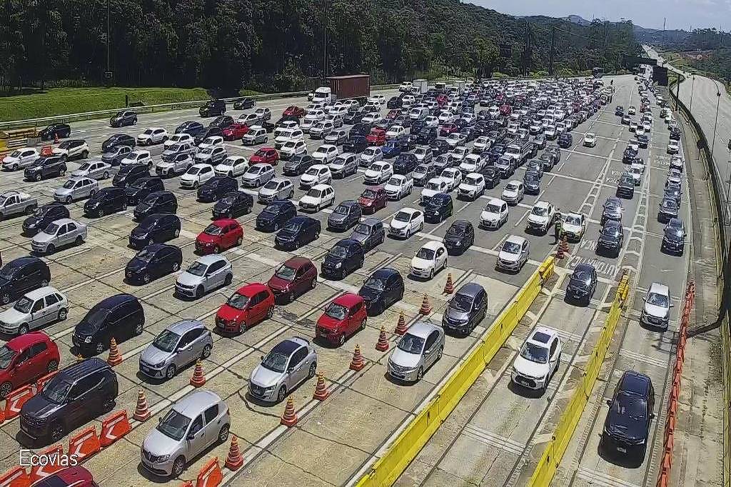 Rodovias de SP têm trânsito normal na saída da capital para litoral e interior