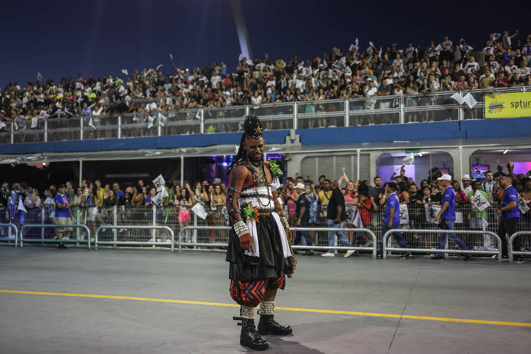 Vai-Vai encerra segunda noite de desfiles do Grupo Especial com enredo em homenagem a Zé Celso