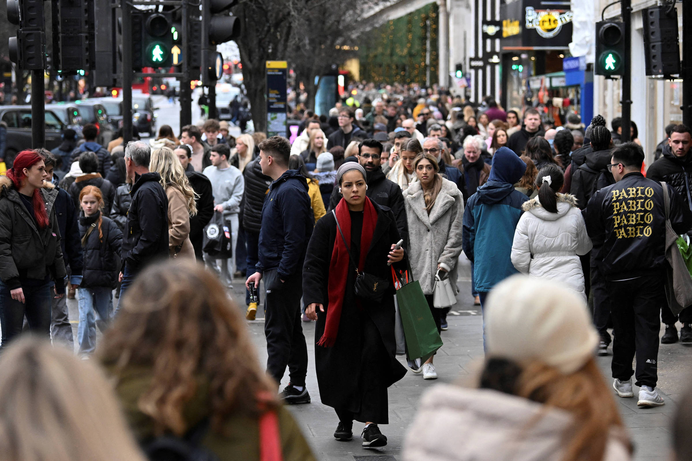 Oxford Street: Como a Rua do Comércio Pode se Tornar Exclusiva para Pedestres?