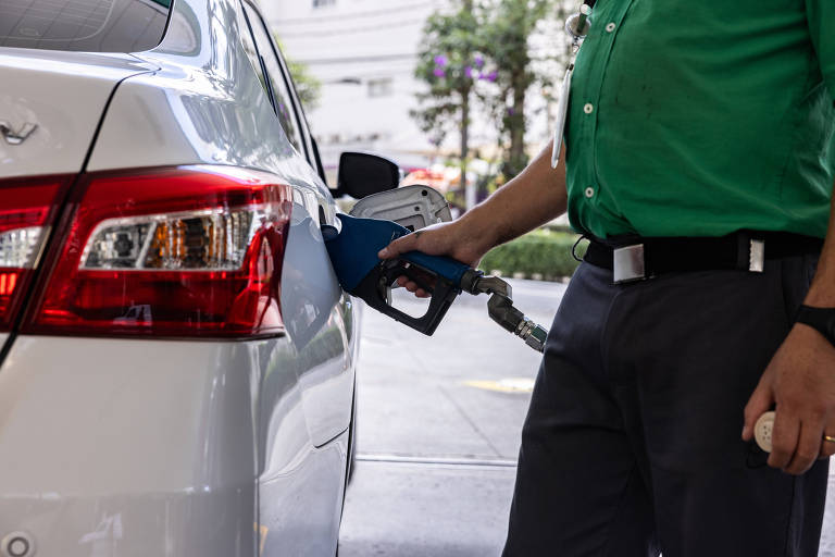 Petrobras volta a reduzir preço do diesel nas refinarias