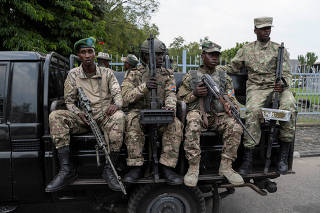 M23 rebels escort FDLR to Rwandan border for repatriation after capture in Goma
