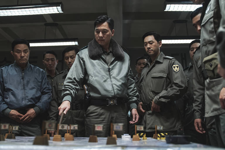 Cena de '12.12: O Dia', filme coreano dirigido por Kim Sung-soo