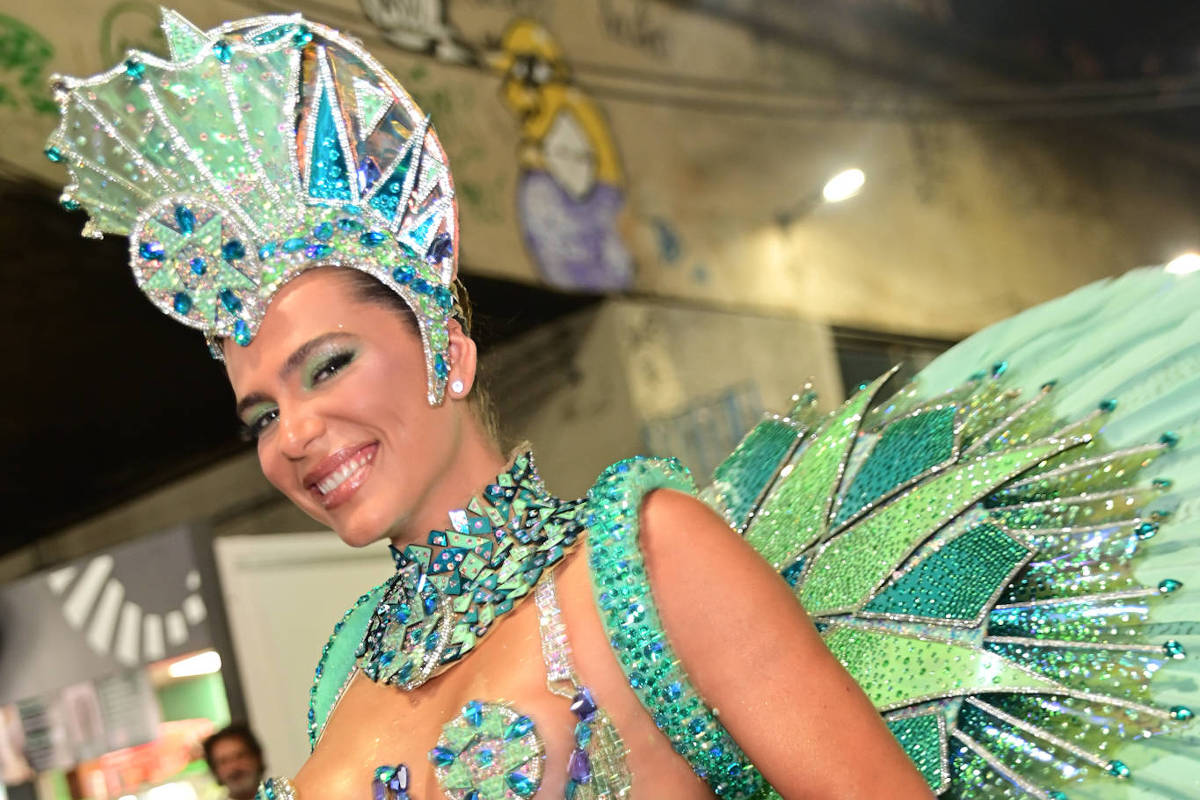 Mariana Goldfarb diz que teve super estresse corporal em preparação para o Carnaval