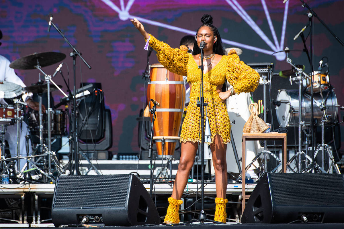 Dona de um Grammy Latino, Xenia França usa o caos para melhorar o universo