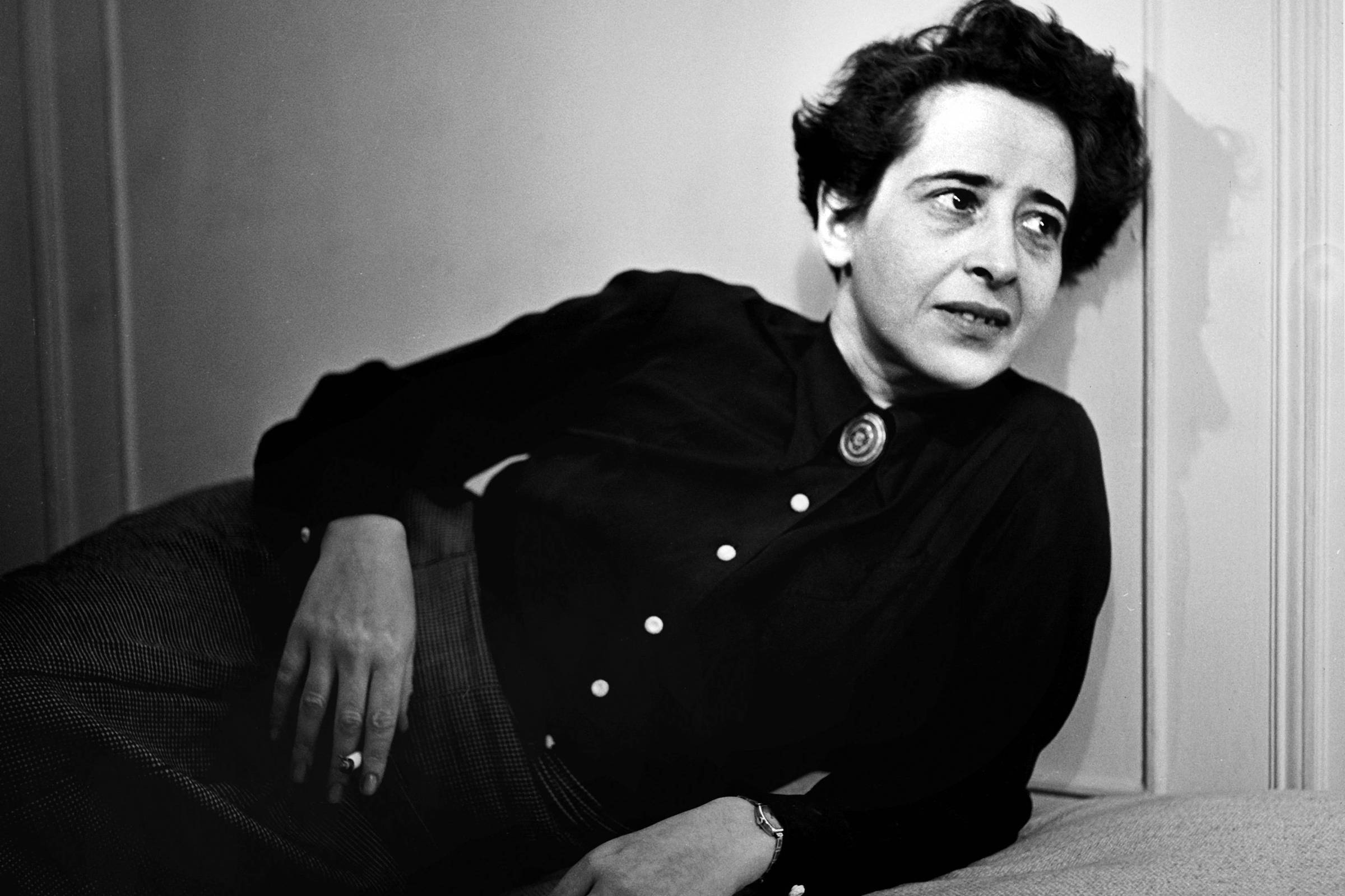 Hannah Arendt parece nos propor duas formas de relação com o passado