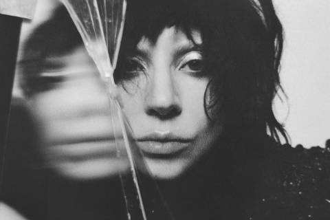 A cantora Lady Gaga, em ensaio fotográfico do disco 'Mayhem'