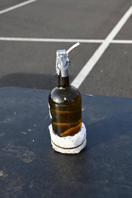 Evidências coletadas na concessionária Tesla em Salem, Oregon.