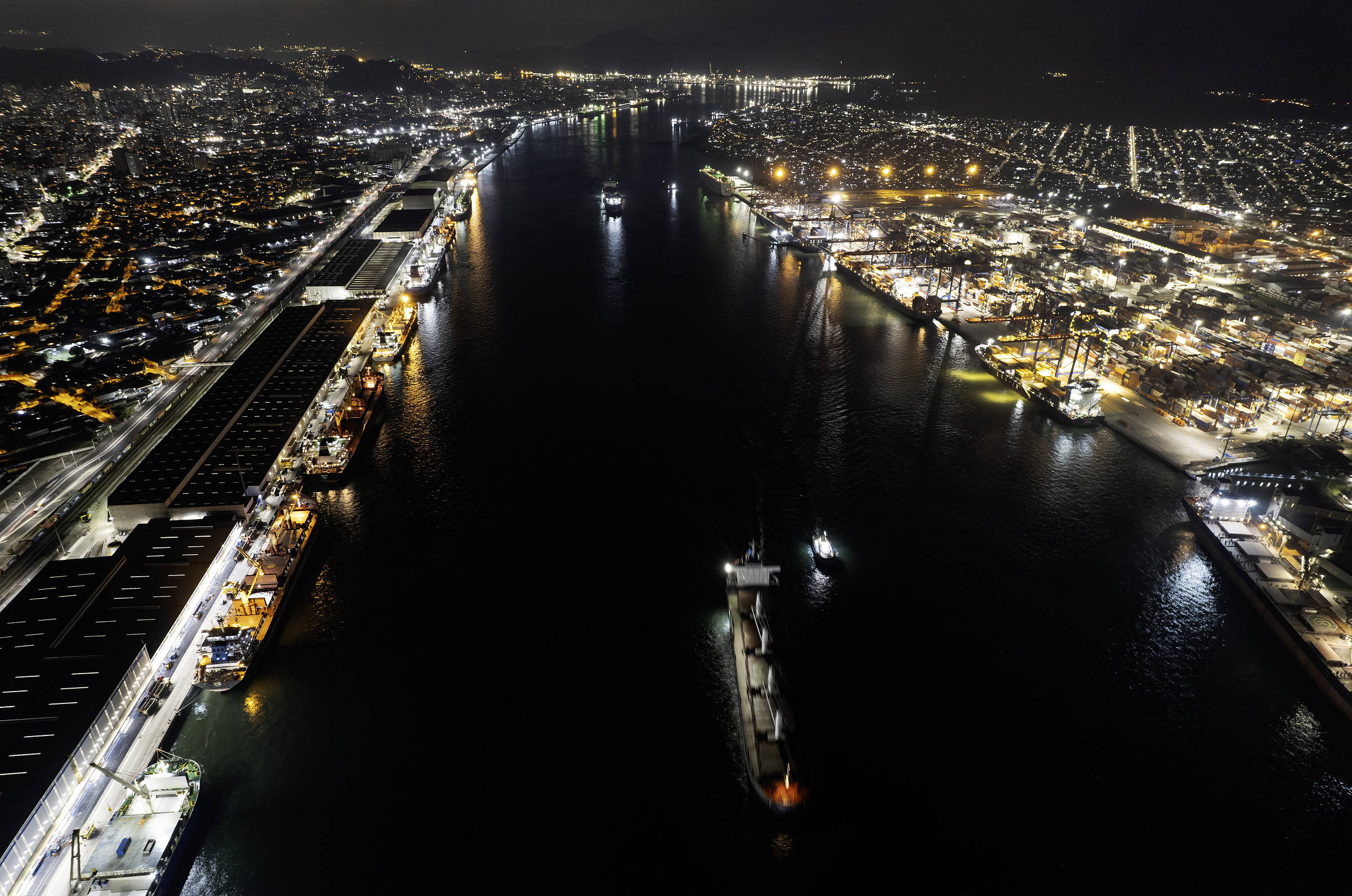Ministério de Portos contraria Fazenda e defende leilão em duas fases para megaterminal de Santos