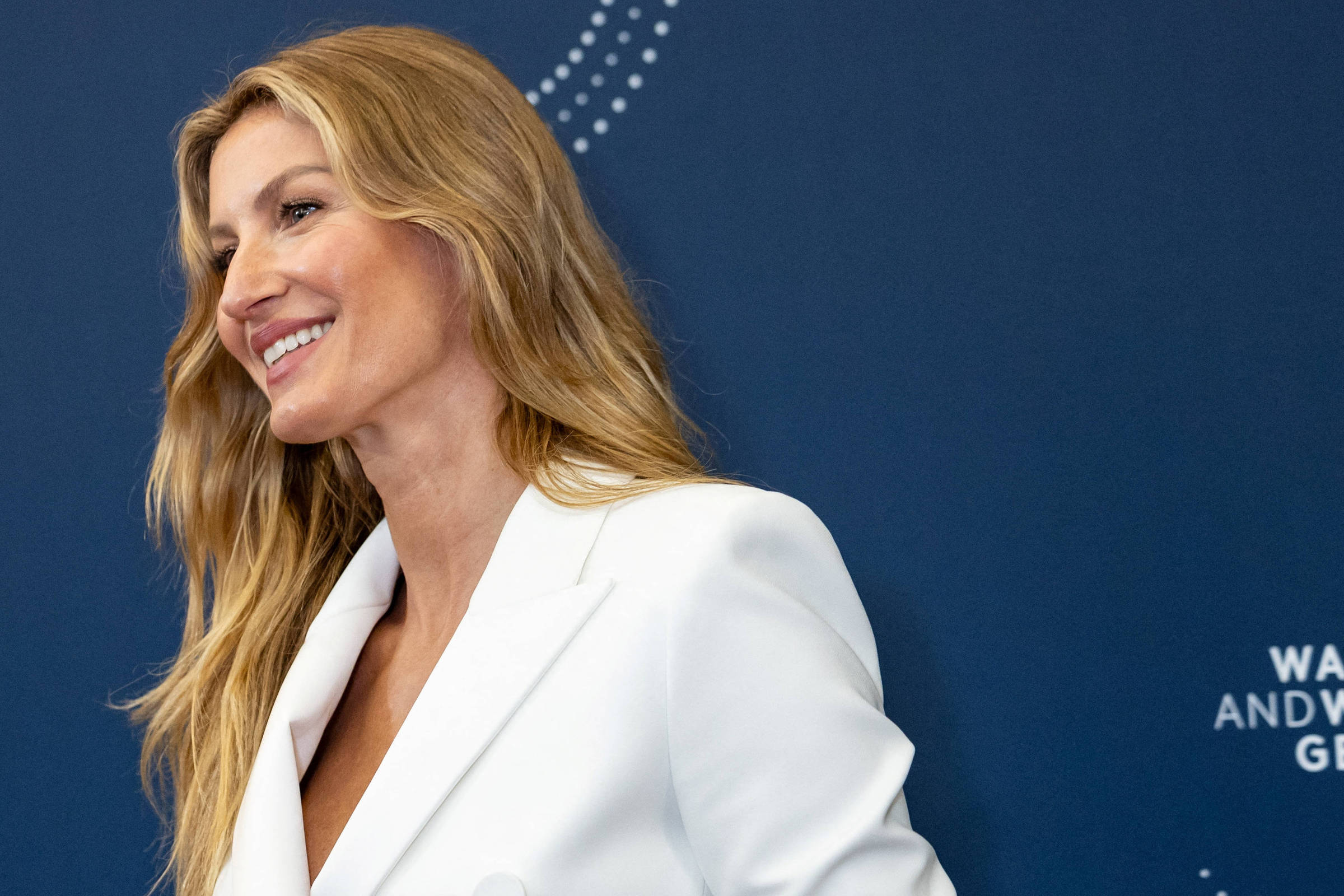 Gisele Bündchen é vista pela 1ª vez um mês após nascimento de filho