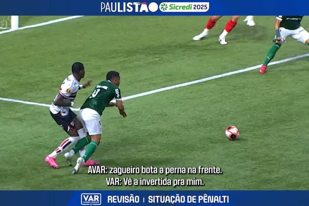 Federação Paulista divulga áudio de VAR de Palmeiras e São Paulo: 'ele fez o calço com a perna'