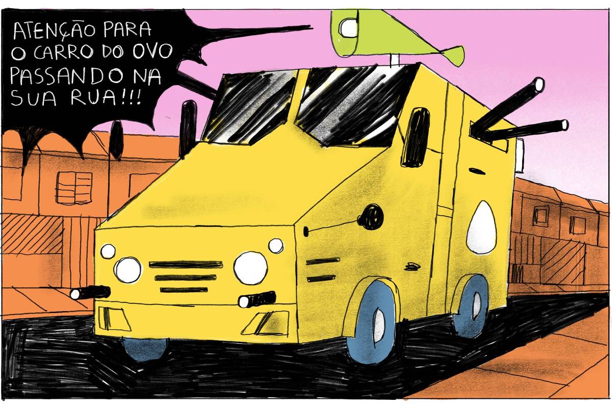 A imagem mostra um carro-forte amarelo com uma caixa de som passando em uma rua residencial e anunciando "Atenção para o carro do ovo passando na sua rua"