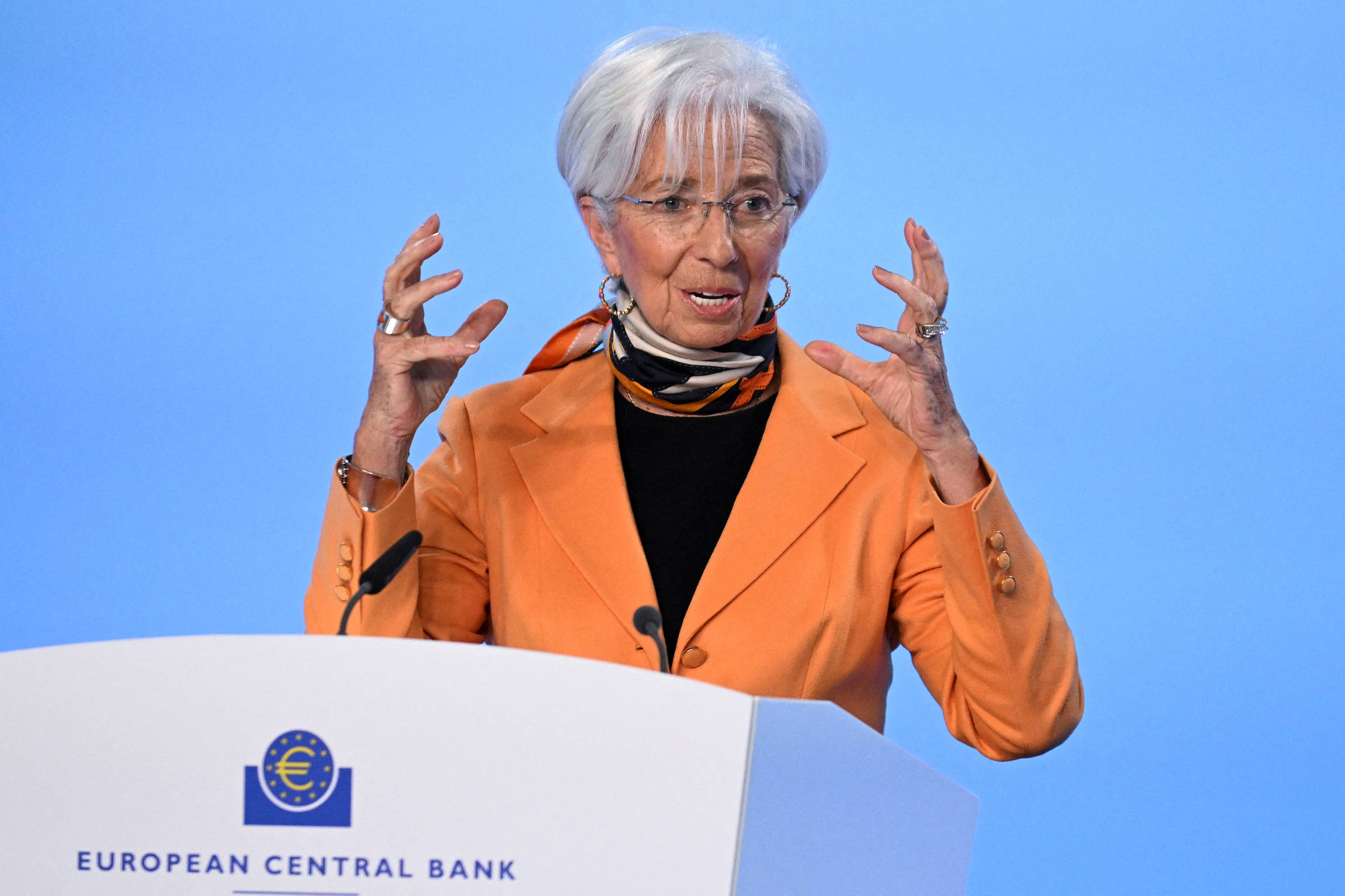 Guerra comercial de Trump é um alerta para a Europa, diz Lagarde