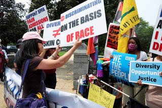 FILE PHOTO: U.S. Supreme Court rejects affirmative action in university admissions