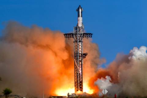(FILES) SpaceX Starship lifts off from Starbase in Boca Chica, Texas, for its sixth flight test on November 19, 2024. SpaceX founder Elon Musk said on March 15, 2025, its massive Starship rocket would leave for Mars at the end of 2026 with Tesla humanoid robot Optimus onboard, adding that human landings could follow 