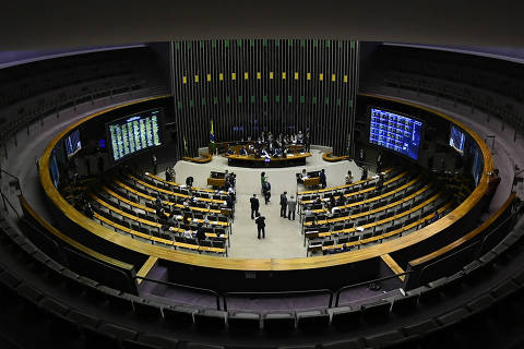 Plenário da Câmara dos Deputados durante sessão conjunta do Congresso Nacional destinada à deliberação de Projeto de Resolução do Congresso Nacional. 

Mesa: 
deputado José Medeiros (PL-MT);
vice-presidente do Senado Federal, senador Eduardo Gomes (PL-TO); 
1ª secretária da Mesa do Senado Federal, senadora Daniella Ribeiro (PSD-PB);
presidente do Senado Federal, senador Davi Alcolumbre (União-AP); 
líder do governo no Congresso Nacional, senador Randolfe Rodrigues (PT-AP); 
secretário-geral da Mesa do Senado Federal, Danilo Augusto Barboza de Aguiar. 

Foto: Marcos Oliveira/Agência Senado DIREITOS RESERVADOS. NÃO PUBLICAR SEM AUTORIZAÇÃO DO DETENTOR DOS DIREITOS AUTORAIS E DE IMAGEM