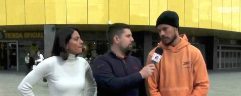 Carol Castro e José Loreto durante a suposta entrevista a repórter da ESPN Brasil