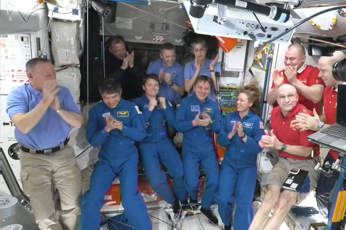 Chega à Estação Espacial missão que permitirá volta de astronautas da Starliner à Terra