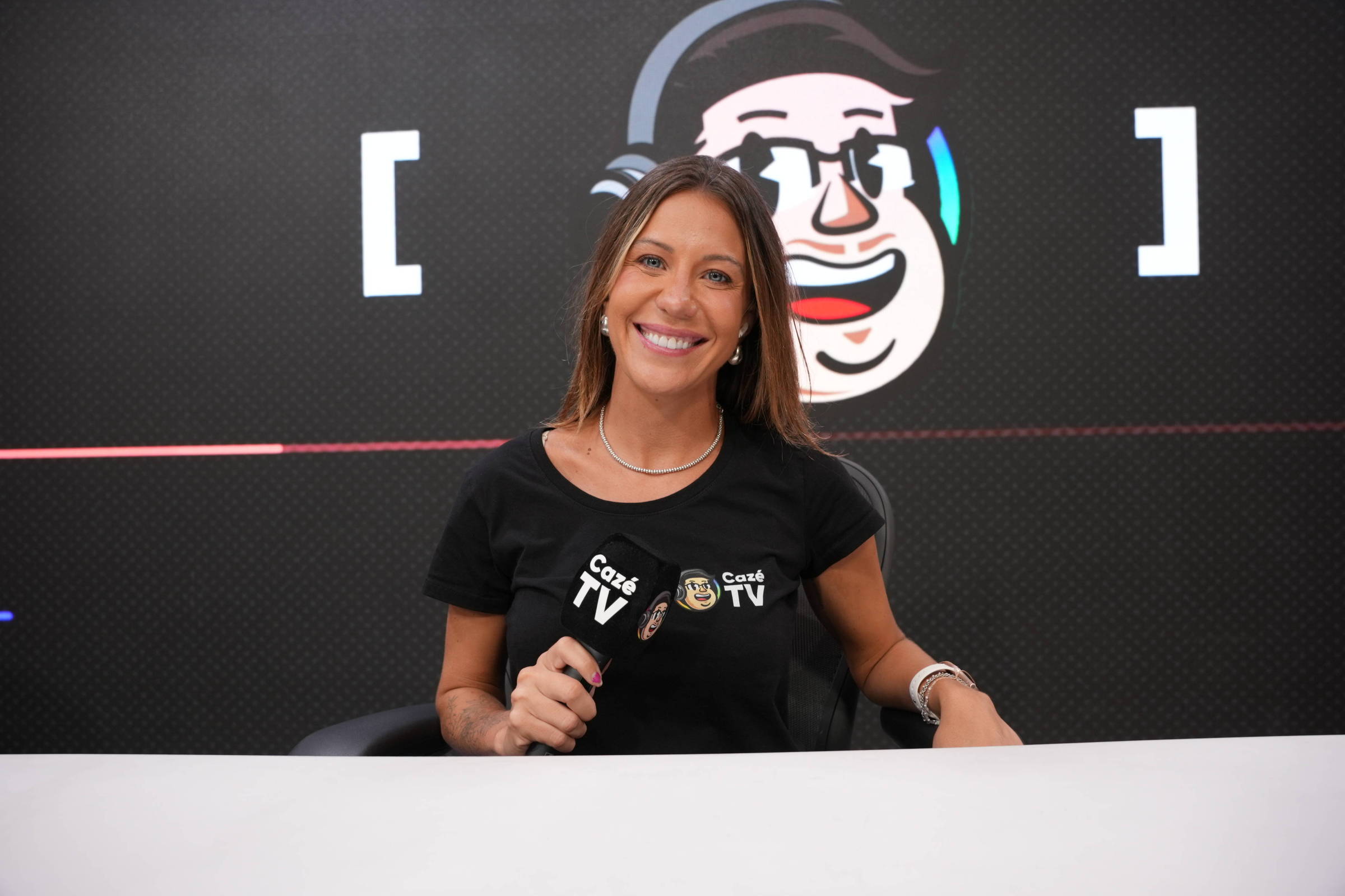 Após deixar a Globo, Bárbara Coelho assina com a CazéTV: 'Chance de conquistar outras pessoas'