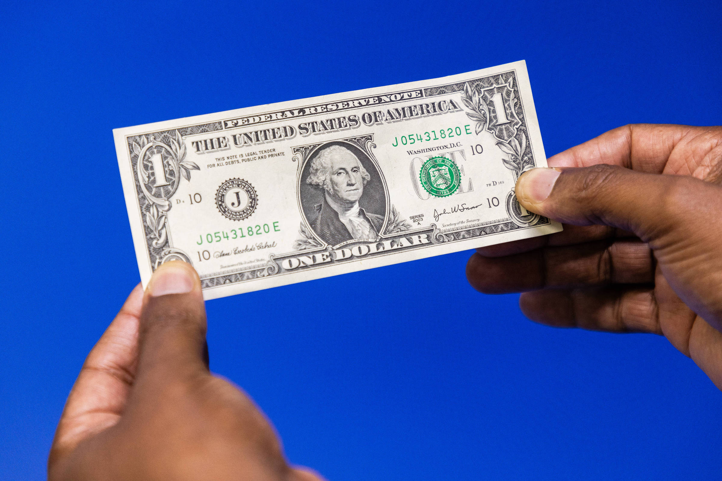 Acompanhe a cotação do dólar nesta sexta-feira (28)