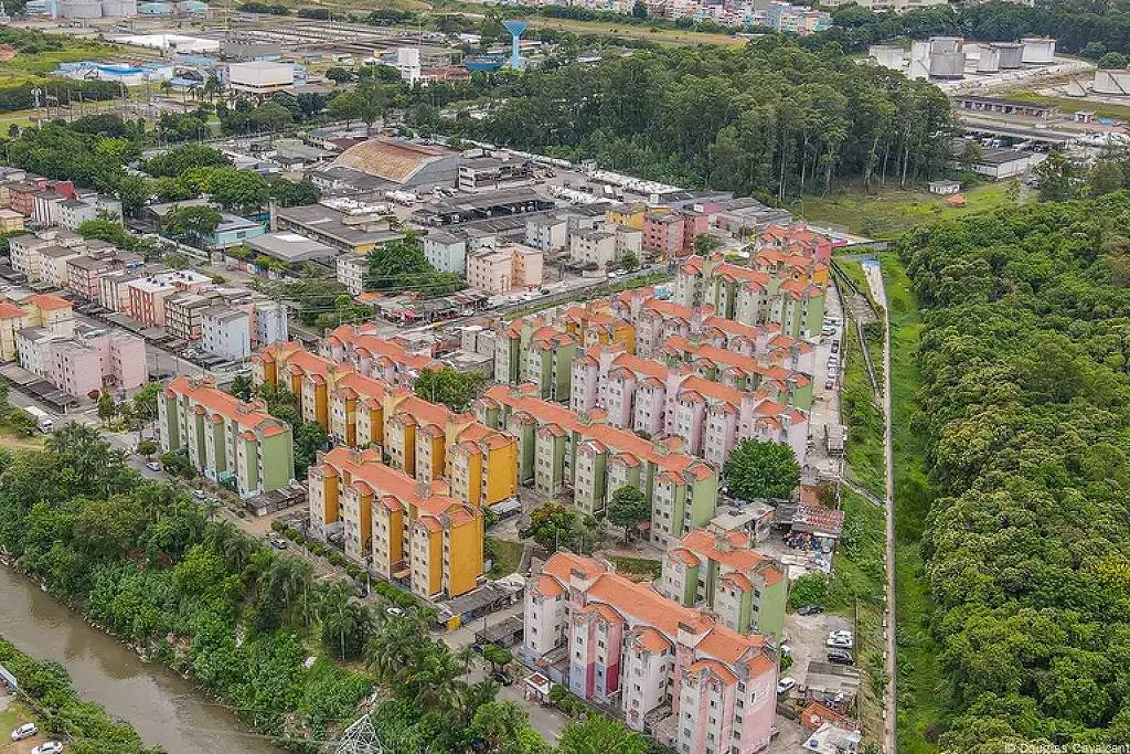 Poluição por metano obriga moradores de favela de São Paulo a mudar de rotina