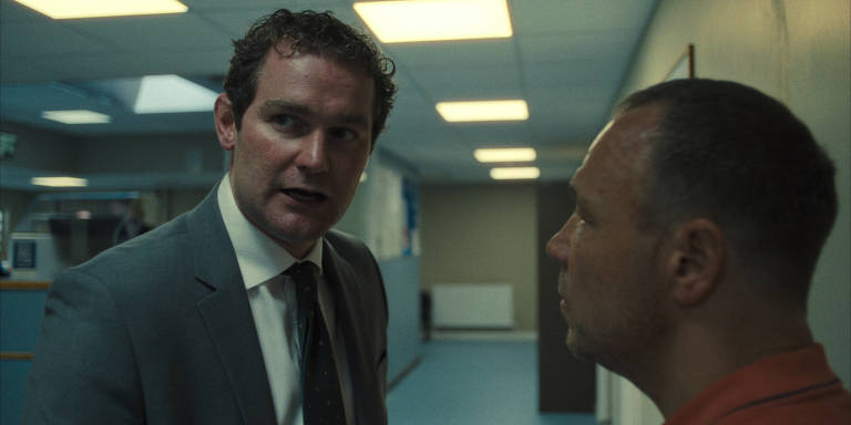 Mark Stanley e Stephen Graham como Paulie Hunter e Eddie Miller na série 'Adolescência'