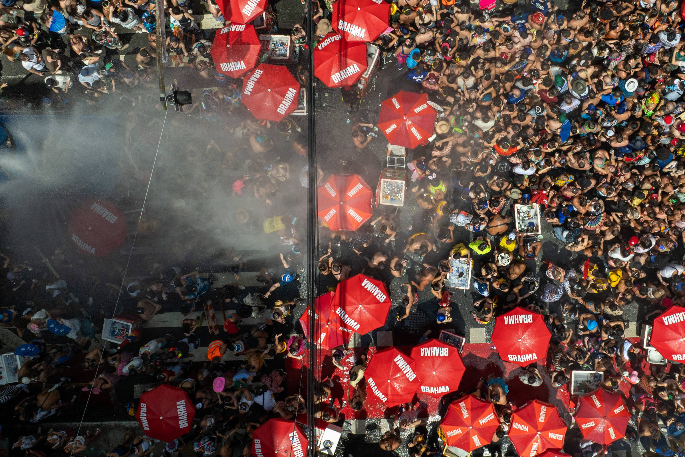 Pós-Carnaval tem aumento de 80,4% nos casos de Covid no Brasil