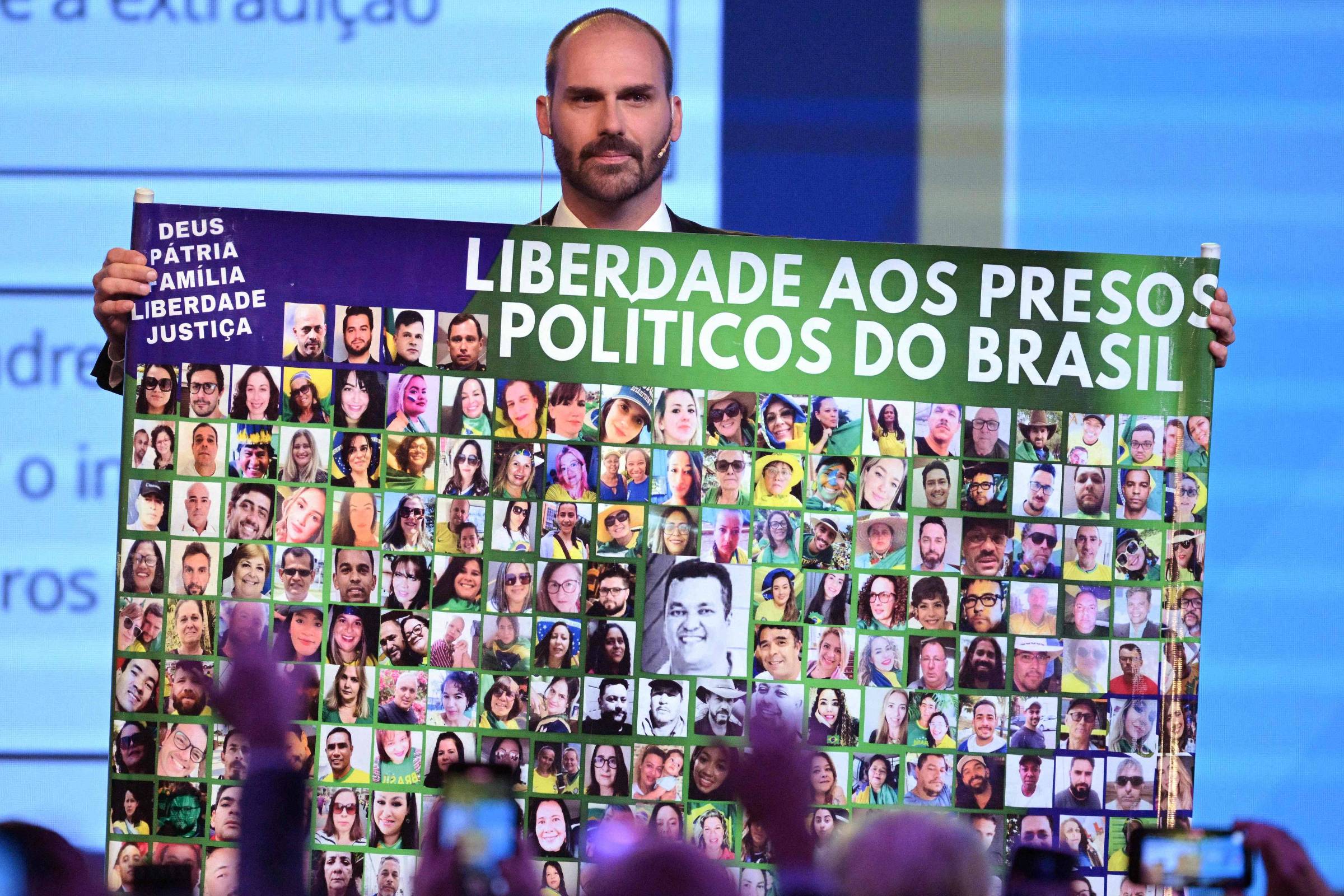 Eduardo Bolsonaro não é exilado político