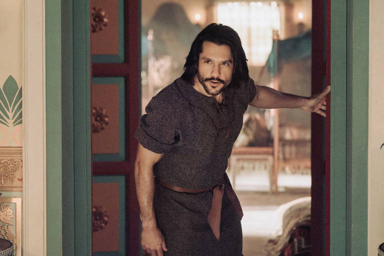 Imagens da quinta temporada da série "The Chosen" que estreia em 10 de abril nos cinemas brasileiros; na foto, o ator Shahar Isaac, que interpreta o discípulo Pedro