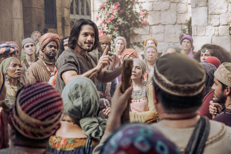 Imagens da quinta temporada da série "The Chosen" que estreia em 10 de abril nos cinemas brasileiros; na foto, o ator Shahar Isaac em cena como Pedro