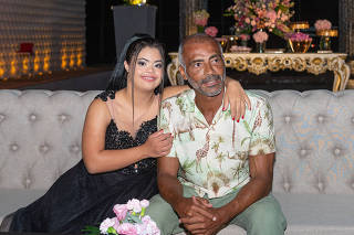 18 anos Ivy Faria filha de Romario