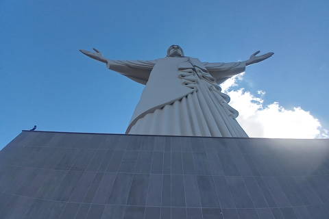 https://f.i.uol.com.br/fotografia/2025/03/21/174256610067dd72d41c8cd_1742566100_3x2_th.jpg