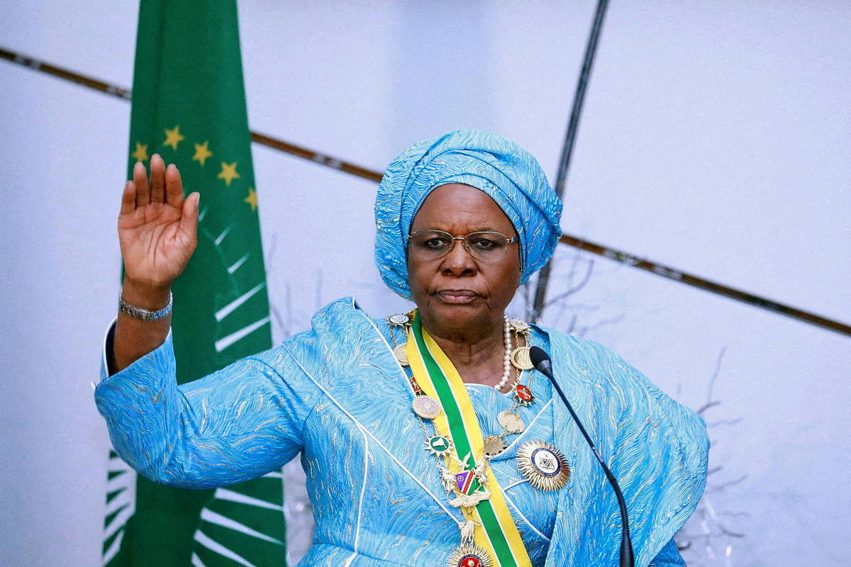 Netumbo Nandi-Ndaitwah é a presidente da Namíbia com desafio de erguer o país