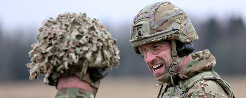 Britain's Prince William, Prince of Wales attends field training after the official handover ceremony between The Royal Dragoon Guards and the Mercian Regiment to highlight a transfer of authority at Tapa Army Base, Estonia March 21, 2025. Chris Jackson/Pool via REUTERS REFILE - CORRECTING LOCATION FROM 