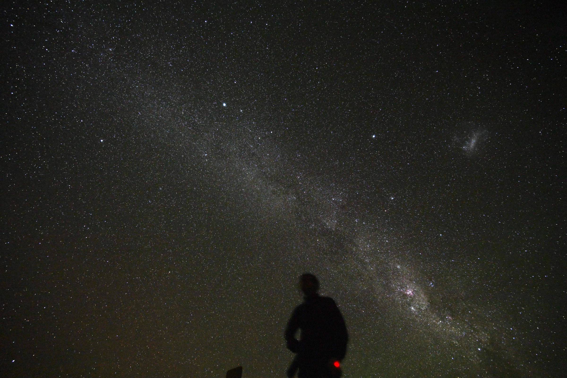 Qual foi a primeira coisa que cientistas descobriram? A melhor resposta é a astronomia babilônica