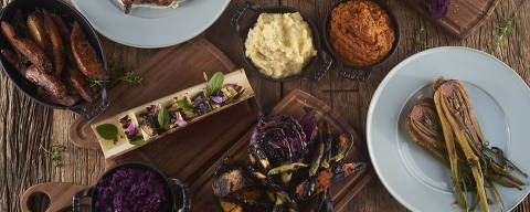 Mesa de vegetais orgânicos, em diferentes preparos, do Origem 75
