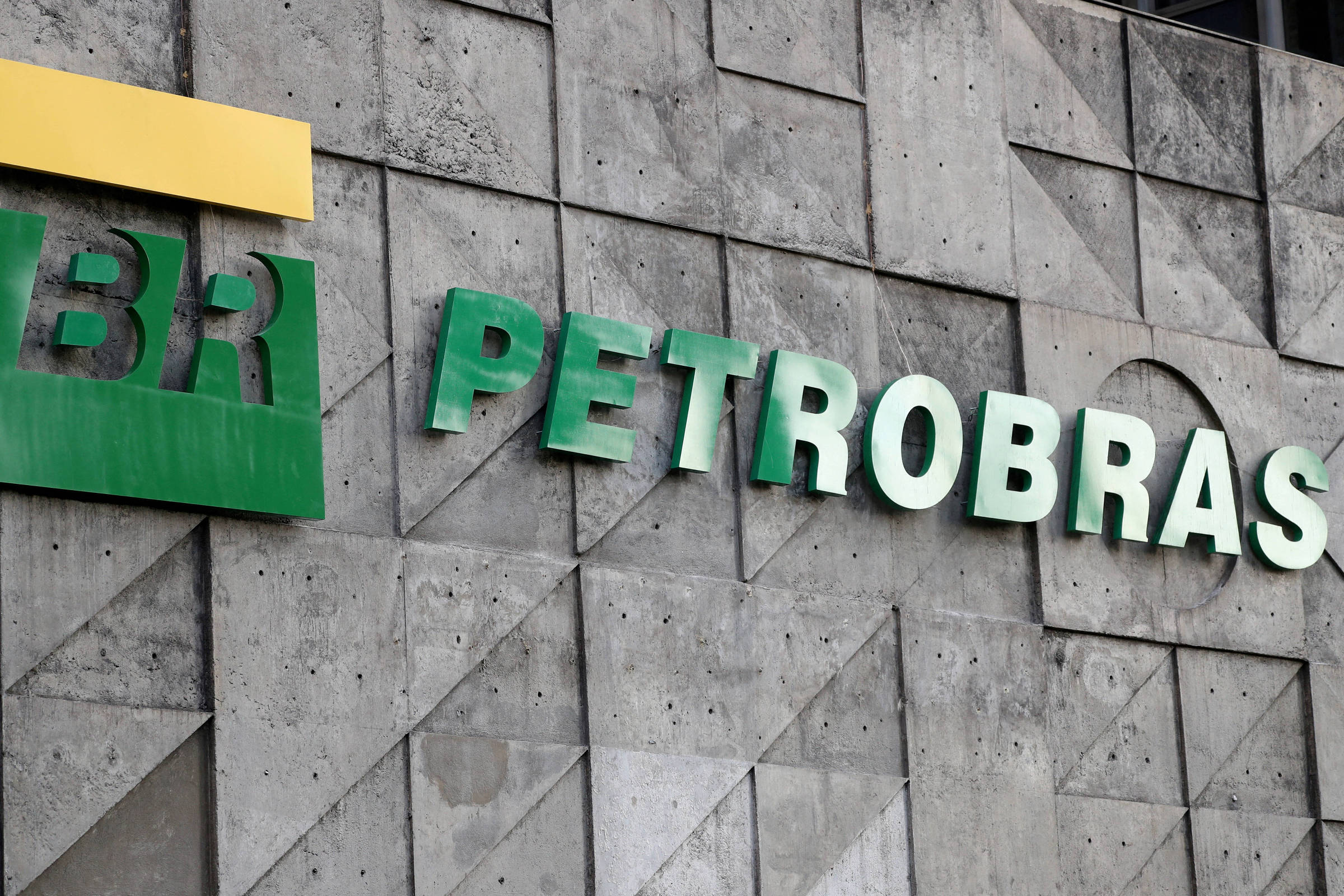 Petrobras elege novo conselho e confirma R$ 9,1 bi em dividendos propostos em fevereiro
